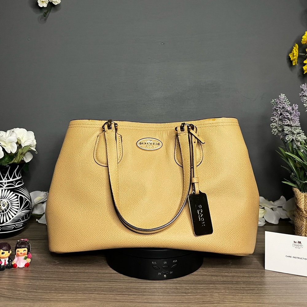 Coach Sling Bag - Beige - Picture 4 of 12